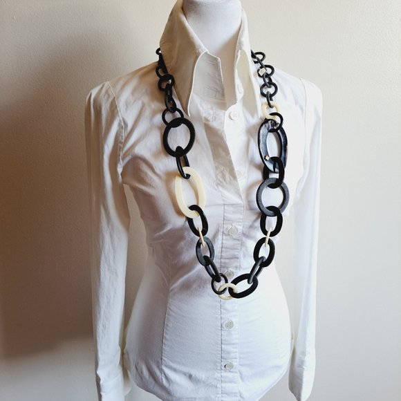 AMLE Italian Long Horn Chain Necklace - Picture 3 of 13